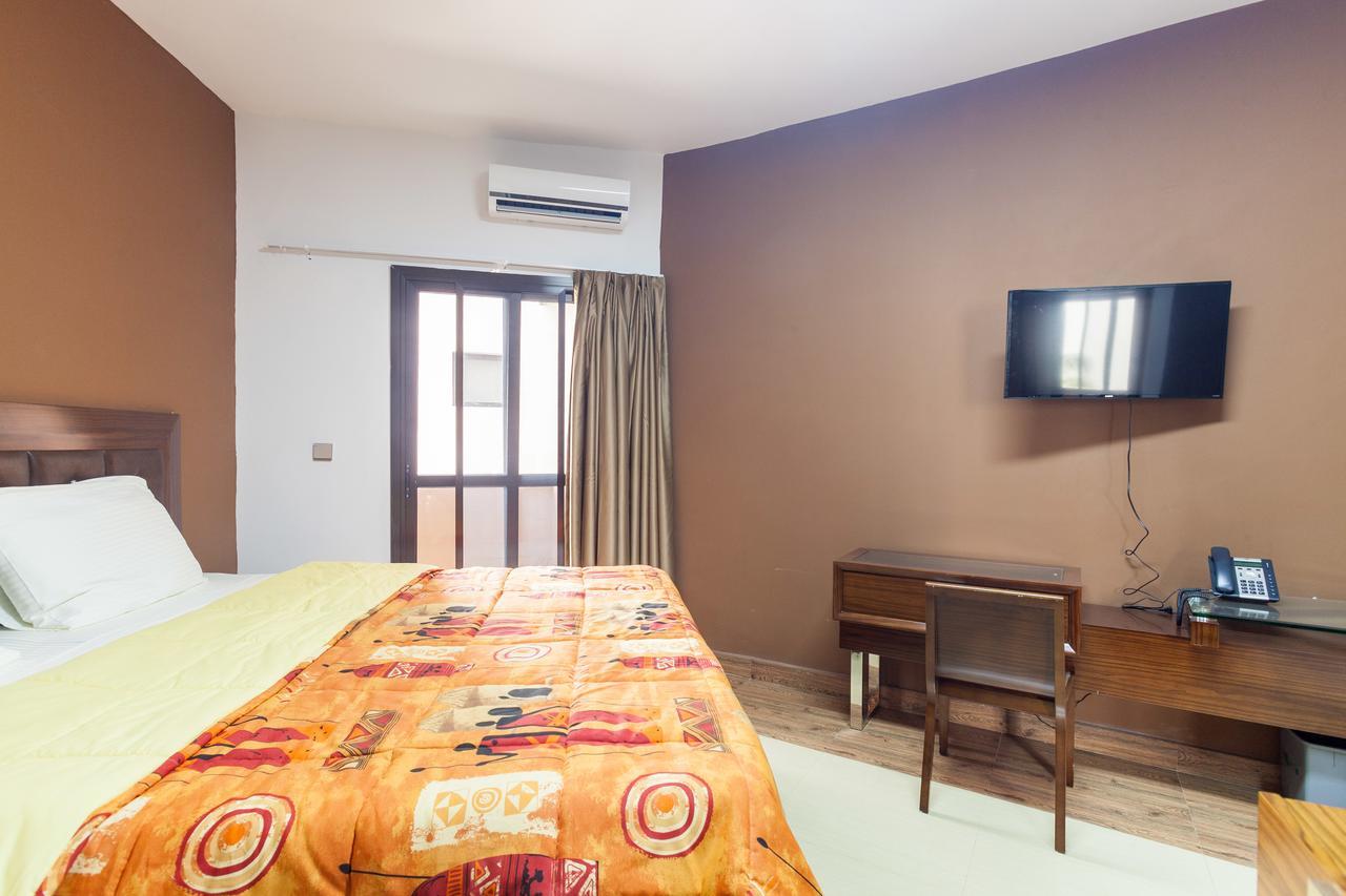 Wakola Hotel Cheikh Anta ダカール エクステリア 写真